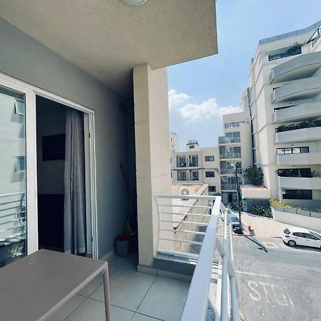 Stylish Modern Central Apartment 4 Paceville Saint Julian's エクステリア 写真