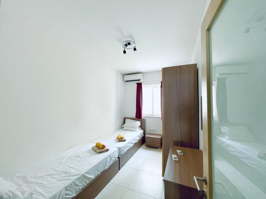 Stylish Modern Central Apartment 4 Paceville Saint Julian's エクステリア 写真