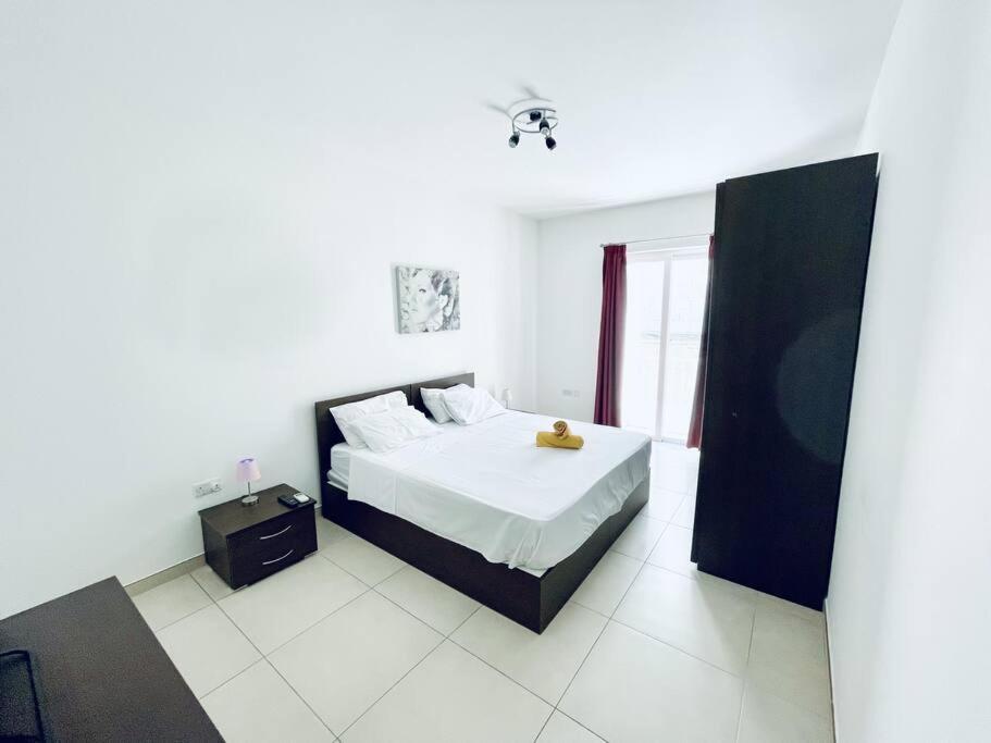 Stylish Modern Central Apartment 4 Paceville Saint Julian's エクステリア 写真